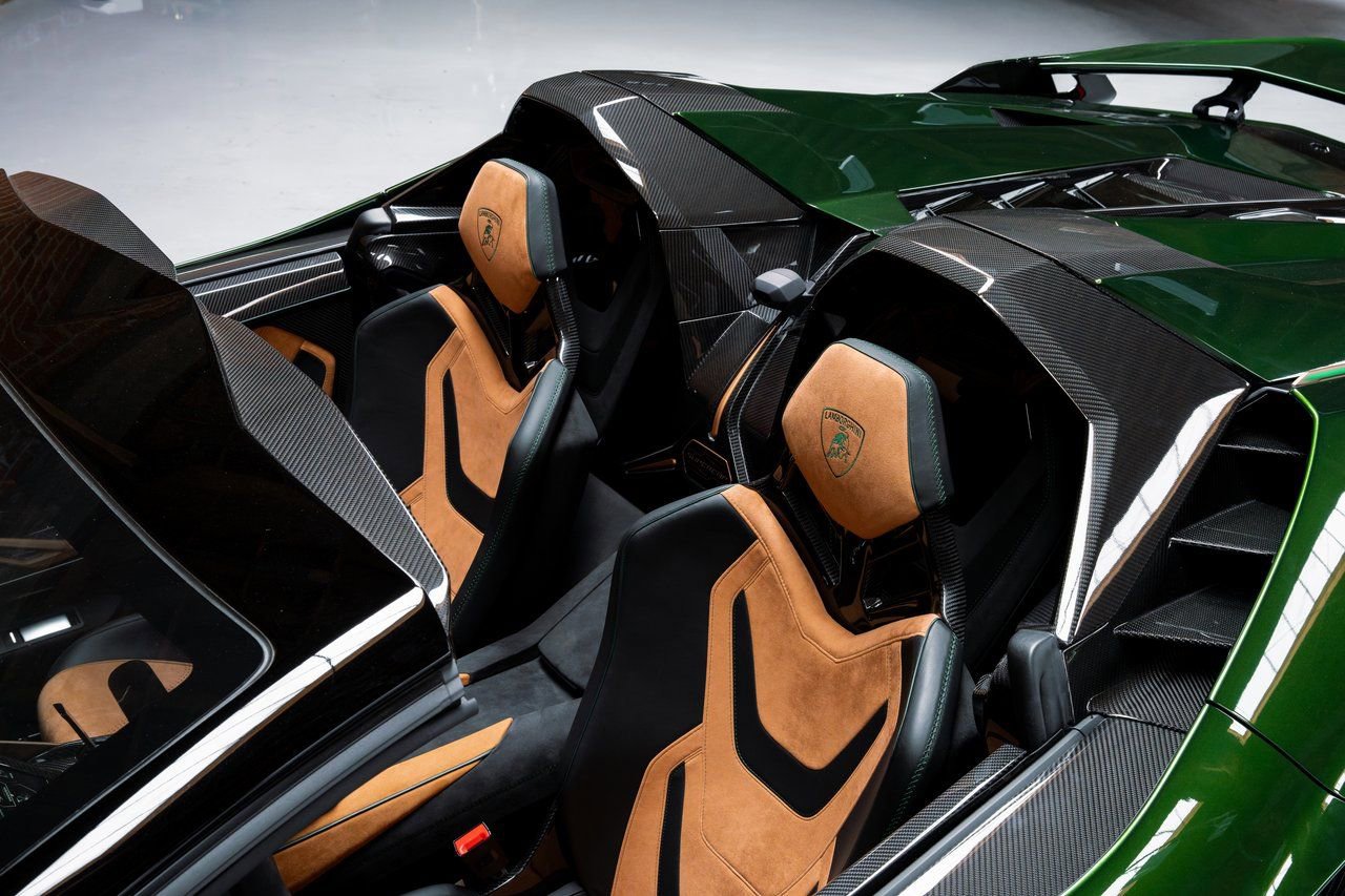 Used 2021 Lamborghini Sian Roadster AWD/4WD image 42
