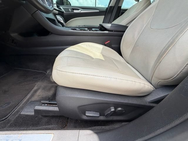 Used 2015 Ford Fusion Energi Titanium w/ Driver Assist Package FWD image 9