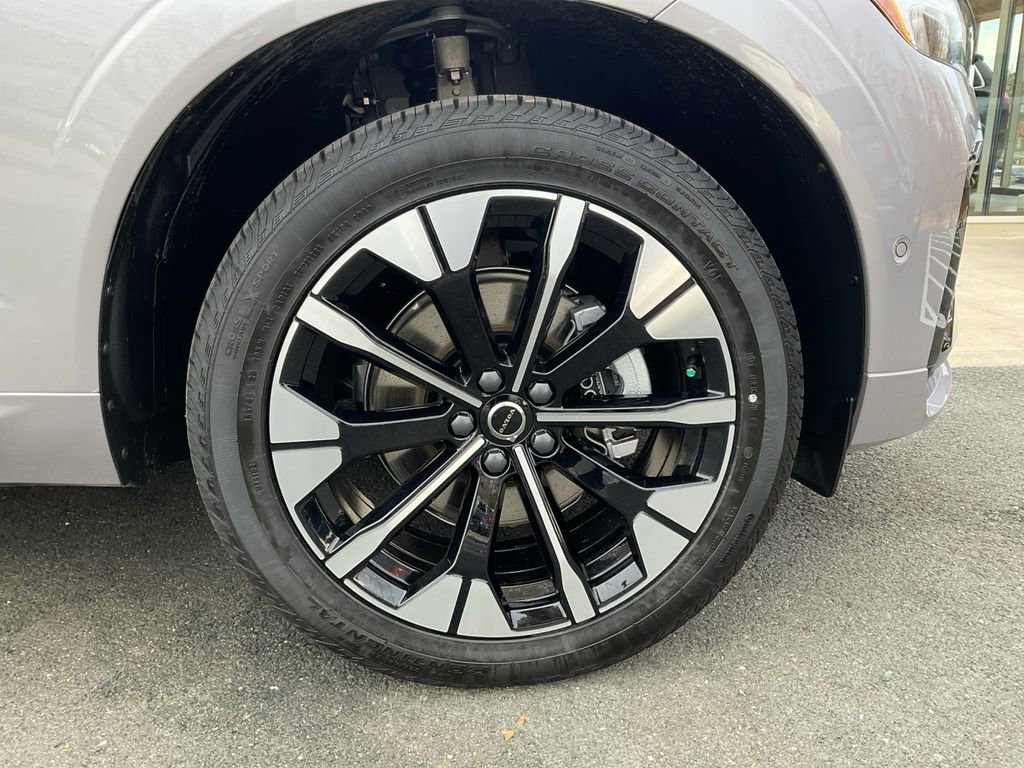New 2026 Volvo XC60 B5 Plus w/ Climate Package image 16
