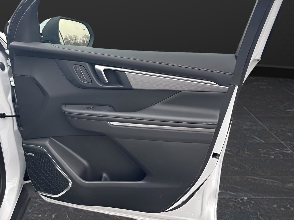 Used 2025 Buick Enclave Preferred image 48