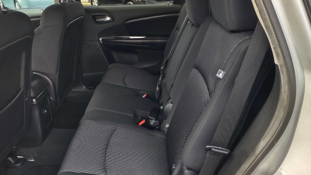 Used 2011 Dodge Journey Mainstreet w/ Popular Equipment Group image 29