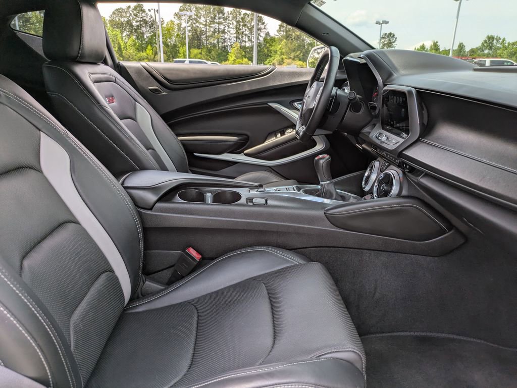 Used 2017 Chevrolet Camaro SS RWD image 16