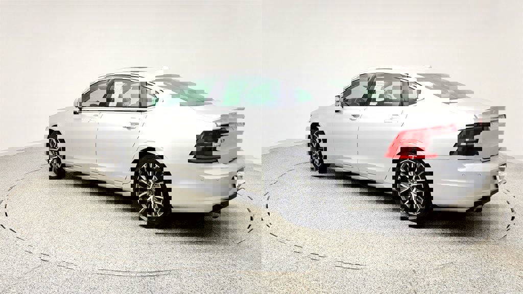 Used 2018 Volvo S90 T5 Momentum w/ Convenience Package image 7