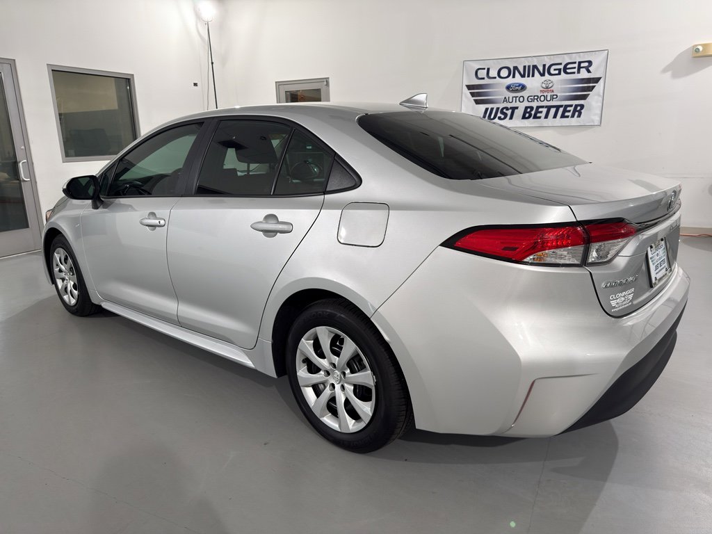 Used 2025 Toyota Corolla LE w/ Convenience Package image 10