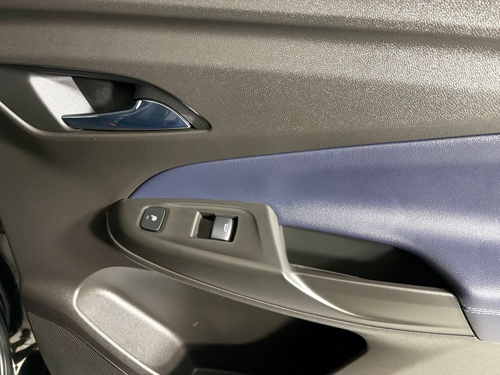 Used 2022 Chevrolet Bolt EUV Premier w/ Sun & Sound Package FWD image 18