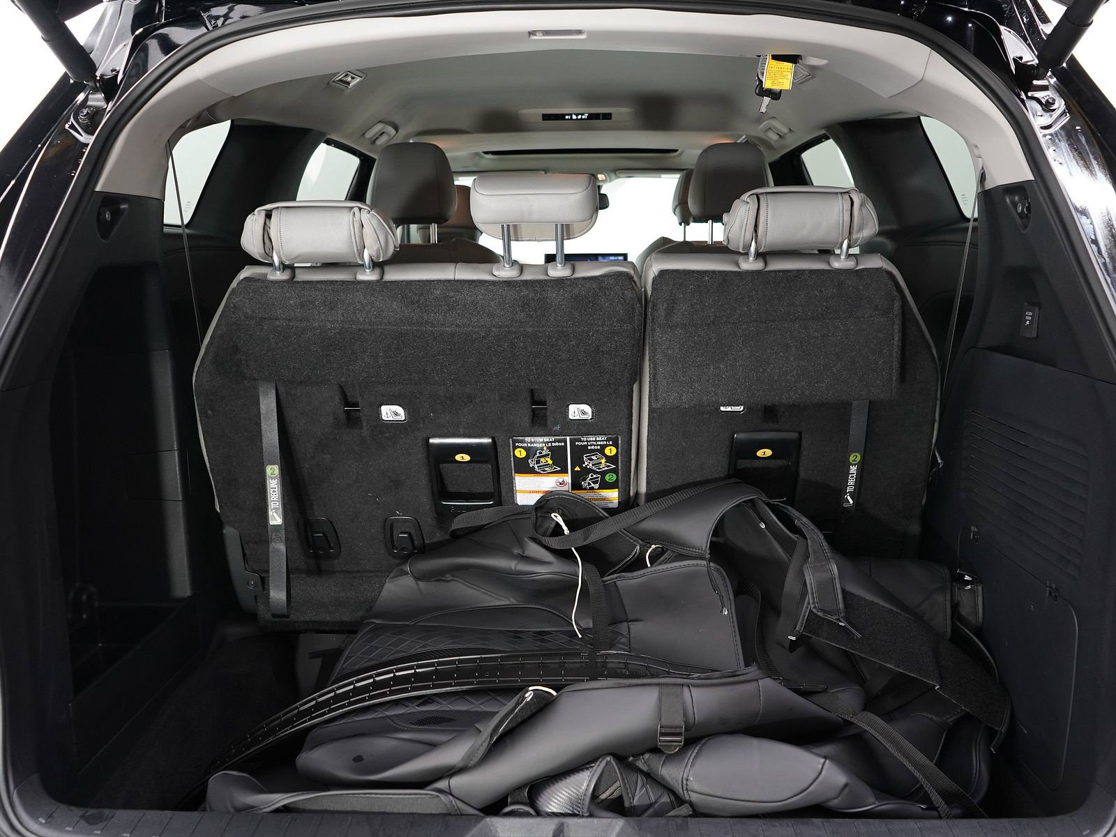 Used 2025 Toyota Sienna XLE w/ XLE Plus Package AWD/4WD image 9