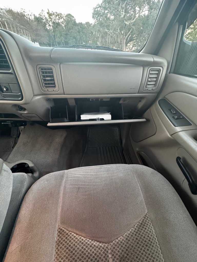 Used 2004 Chevrolet Silverado 3500 2WD Crew Cab w/ Heavy-Duty Power Package image 25