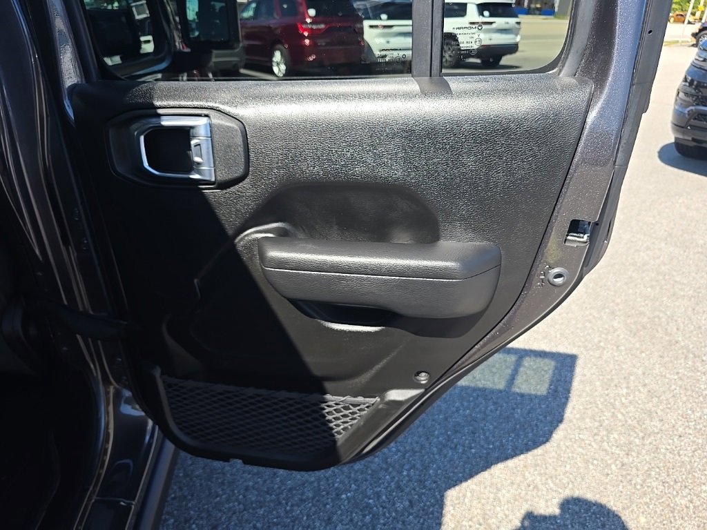 Certified 2023 Jeep Gladiator Willys image 12