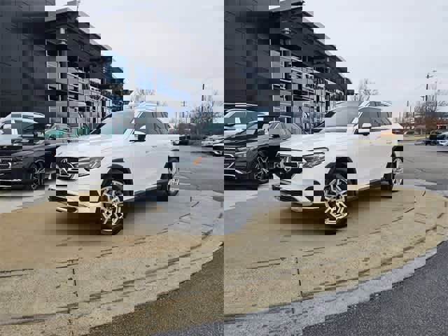 Used 2025 Mercedes-Benz GLC 300 GLC 300 image 1