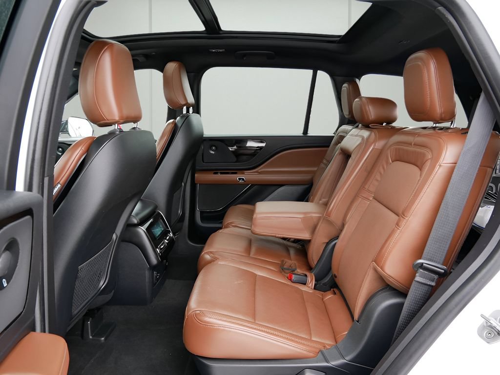Used 2021 Lincoln Aviator Grand Touring w/ Equipment Group 301A AWD/4WD image 11