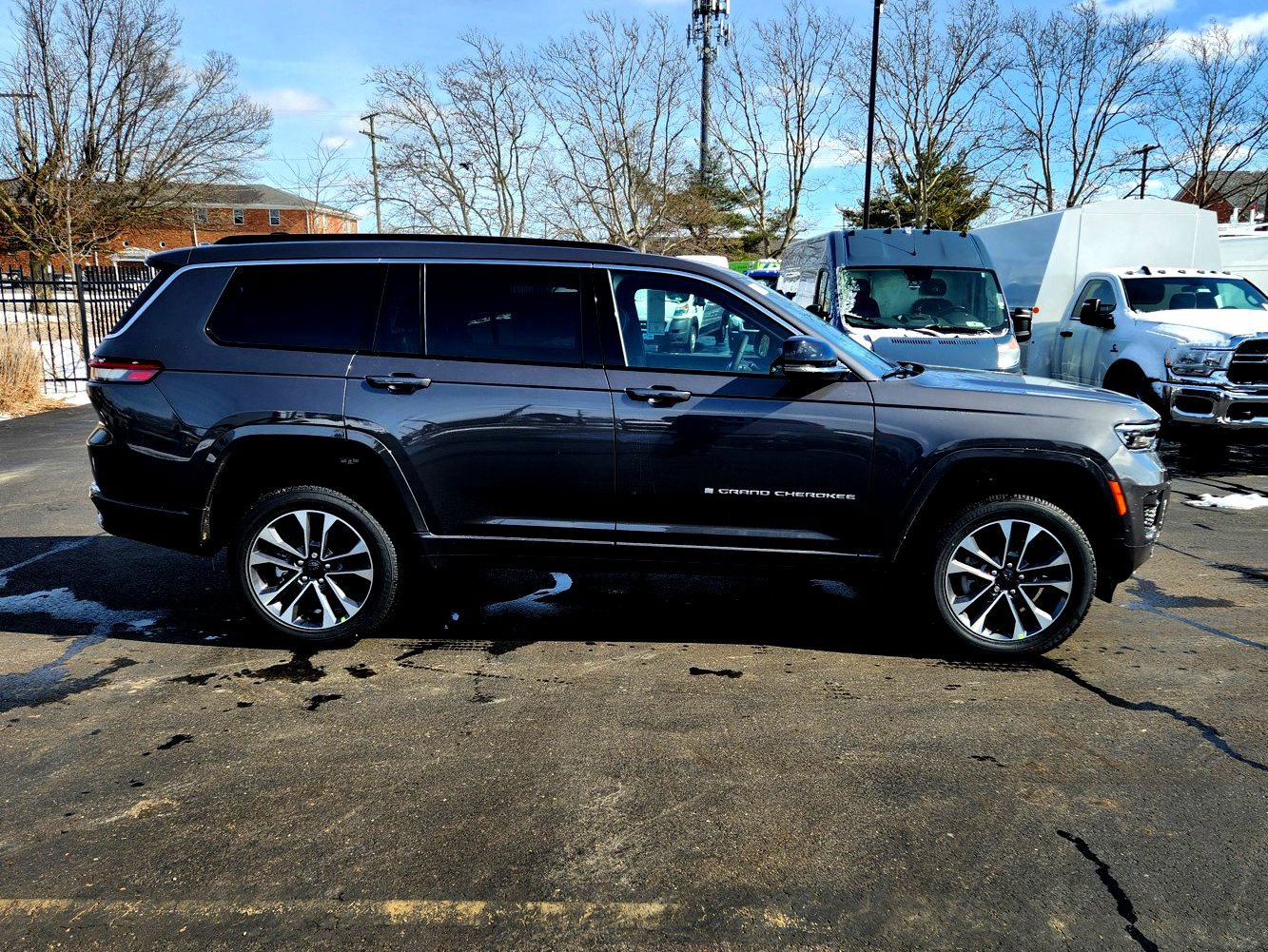 New 2025 Jeep Grand Cherokee L Overland w/ Luxury Tech Group IV image 10