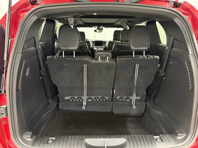 Used 2025 Chrysler Pacifica Limited image 27