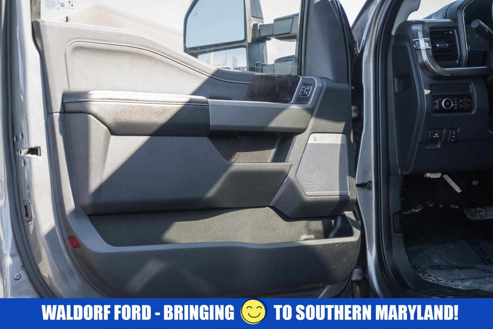 Used 2025 Ford F250 Lariat w/ Lariat Ultimate Package image 46