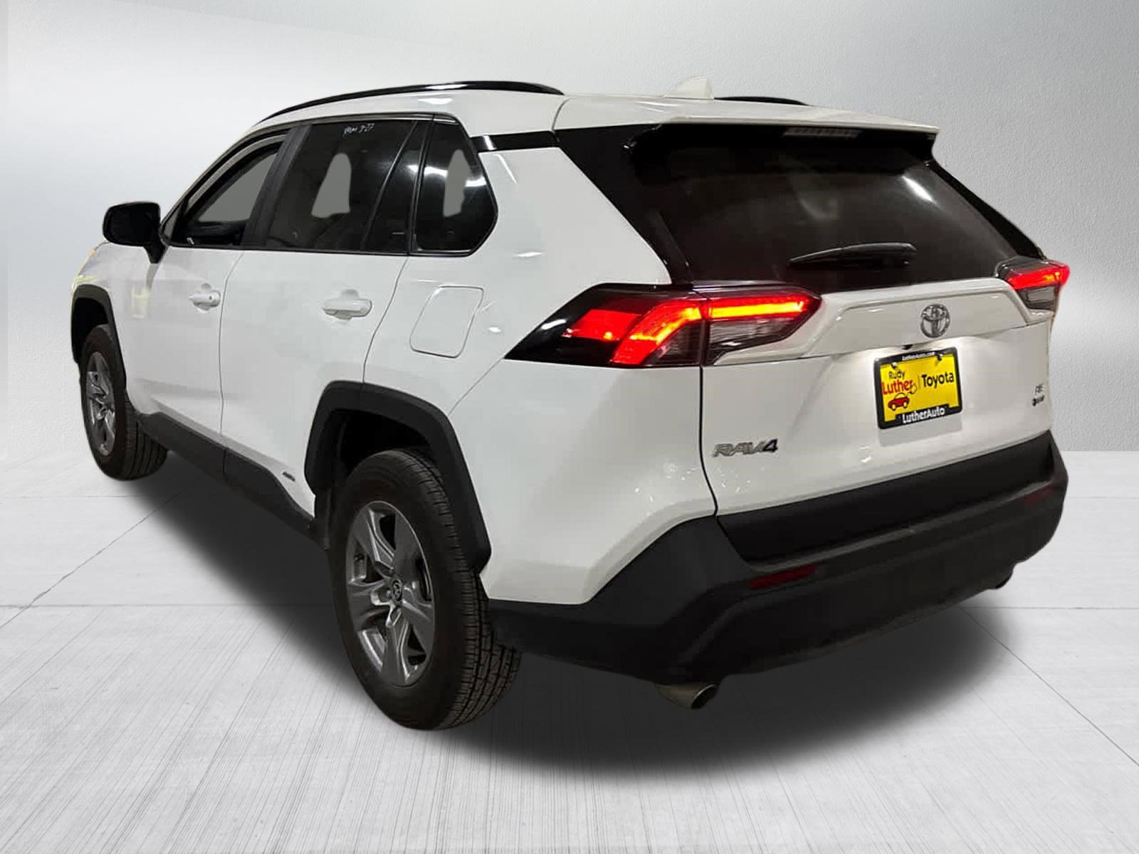 Certified 2025 Toyota RAV4 LE AWD/4WD image 4