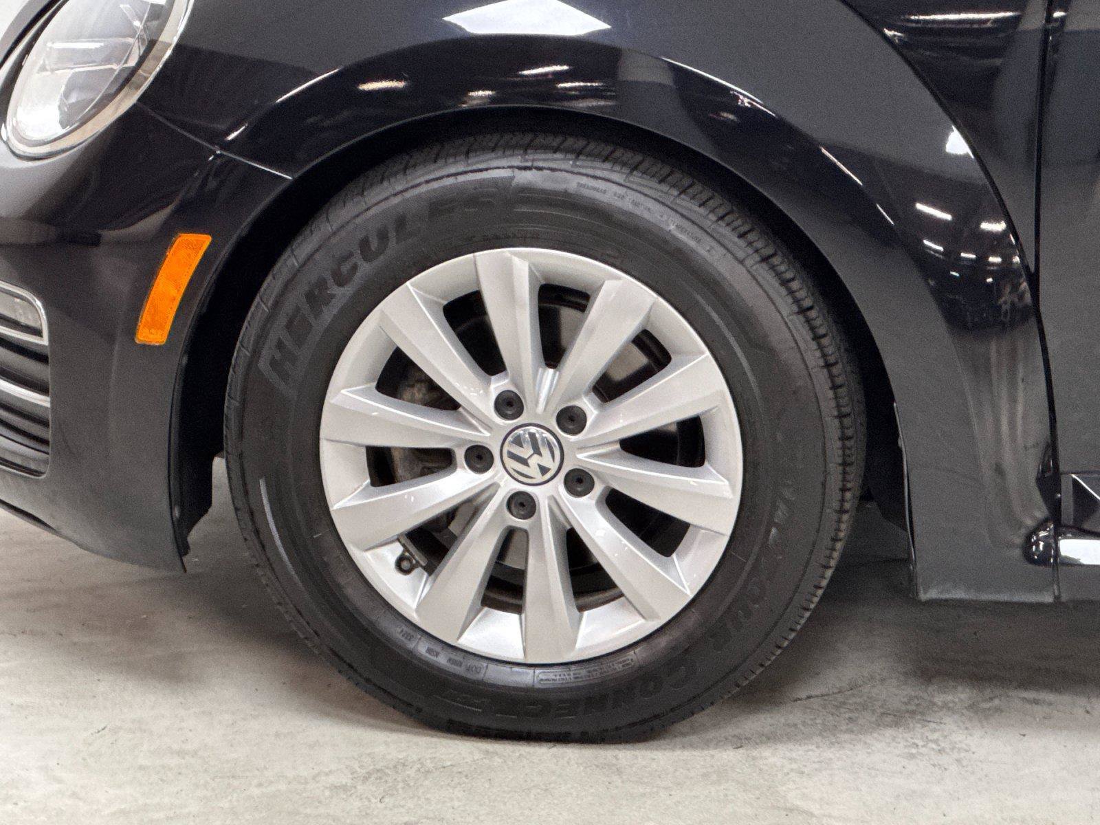 Used 2018 Volkswagen Beetle 2.0T FWD image 23
