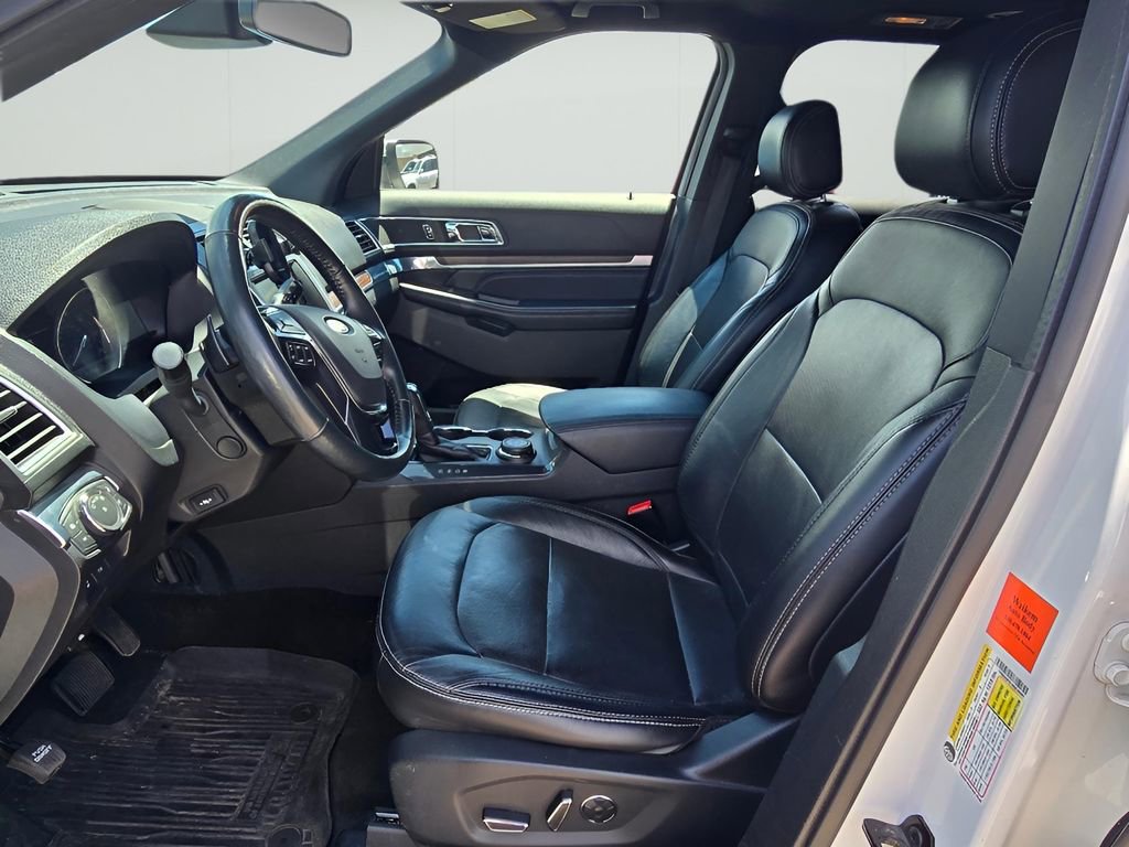 Used 2017 Ford Explorer Limited w/ Equipment Group 301A AWD/4WD image 9