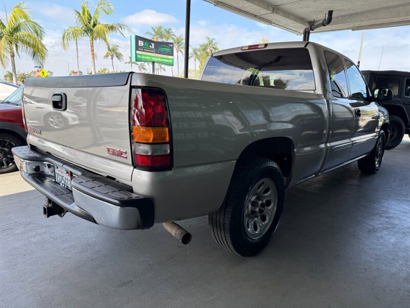 Used 2005 GMC Sierra 1500 SLE w/ Light Duty Power Package image 9