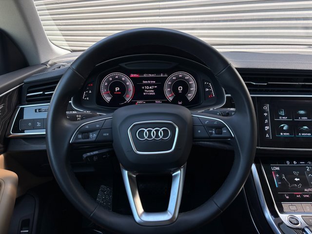 Used 2023 Audi Q8 Premium image 14