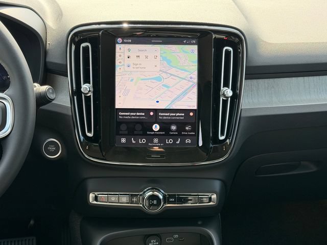 New 2026 Volvo XC40 B4 Core FWD image 16