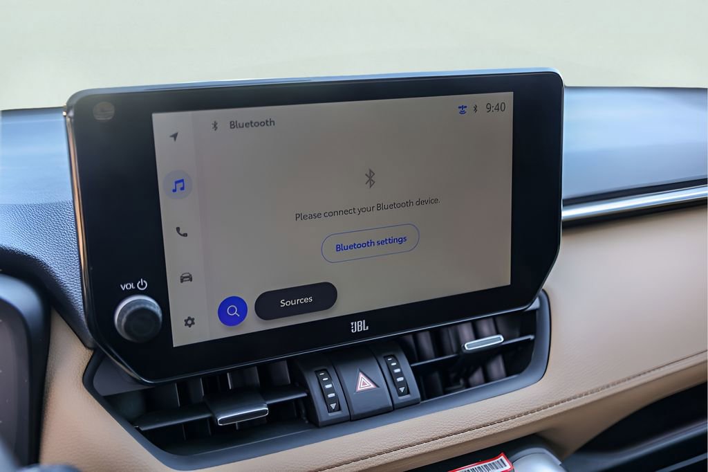 Used 2025 Toyota RAV4 Limited image 19