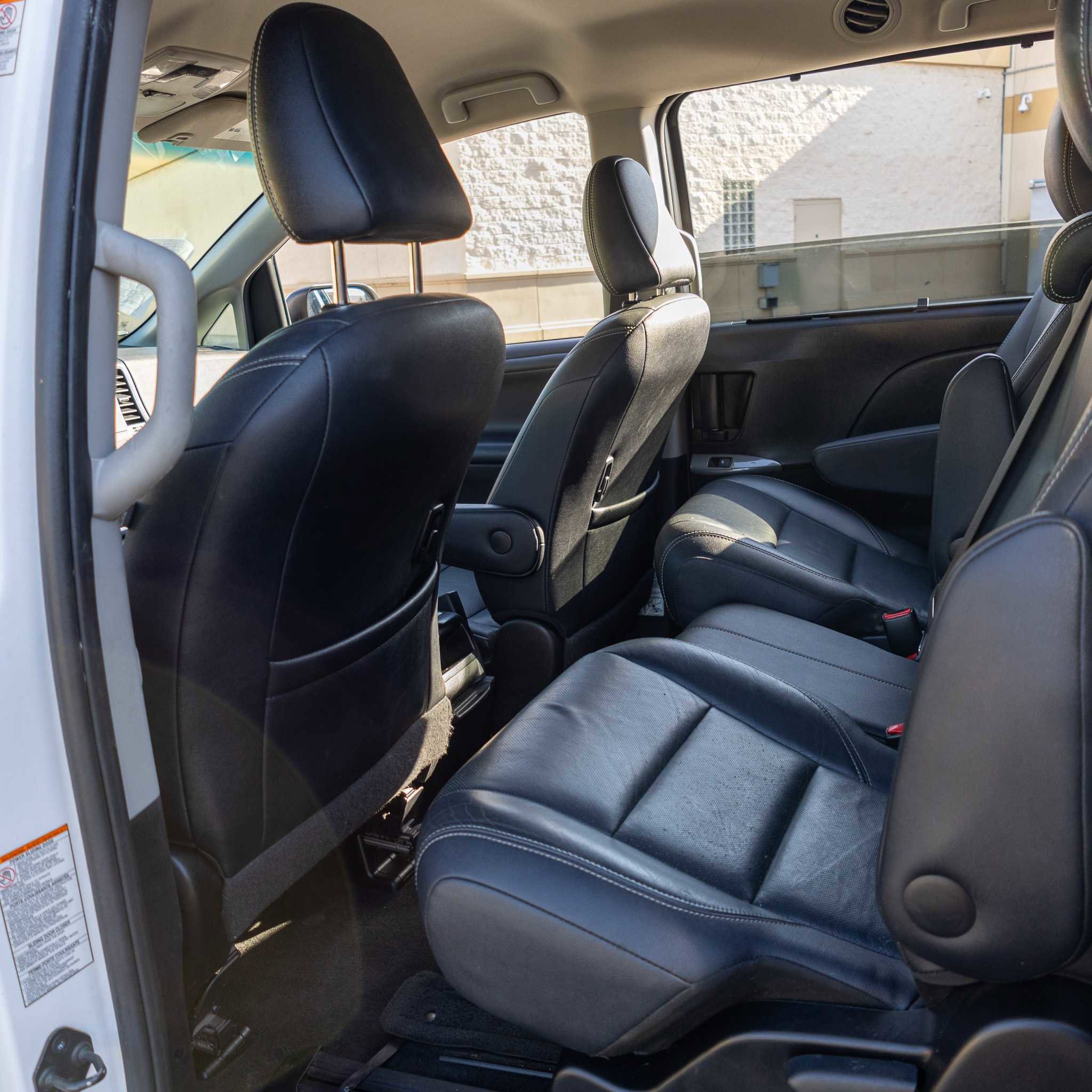 Used 2015 Toyota Sienna SE image 18