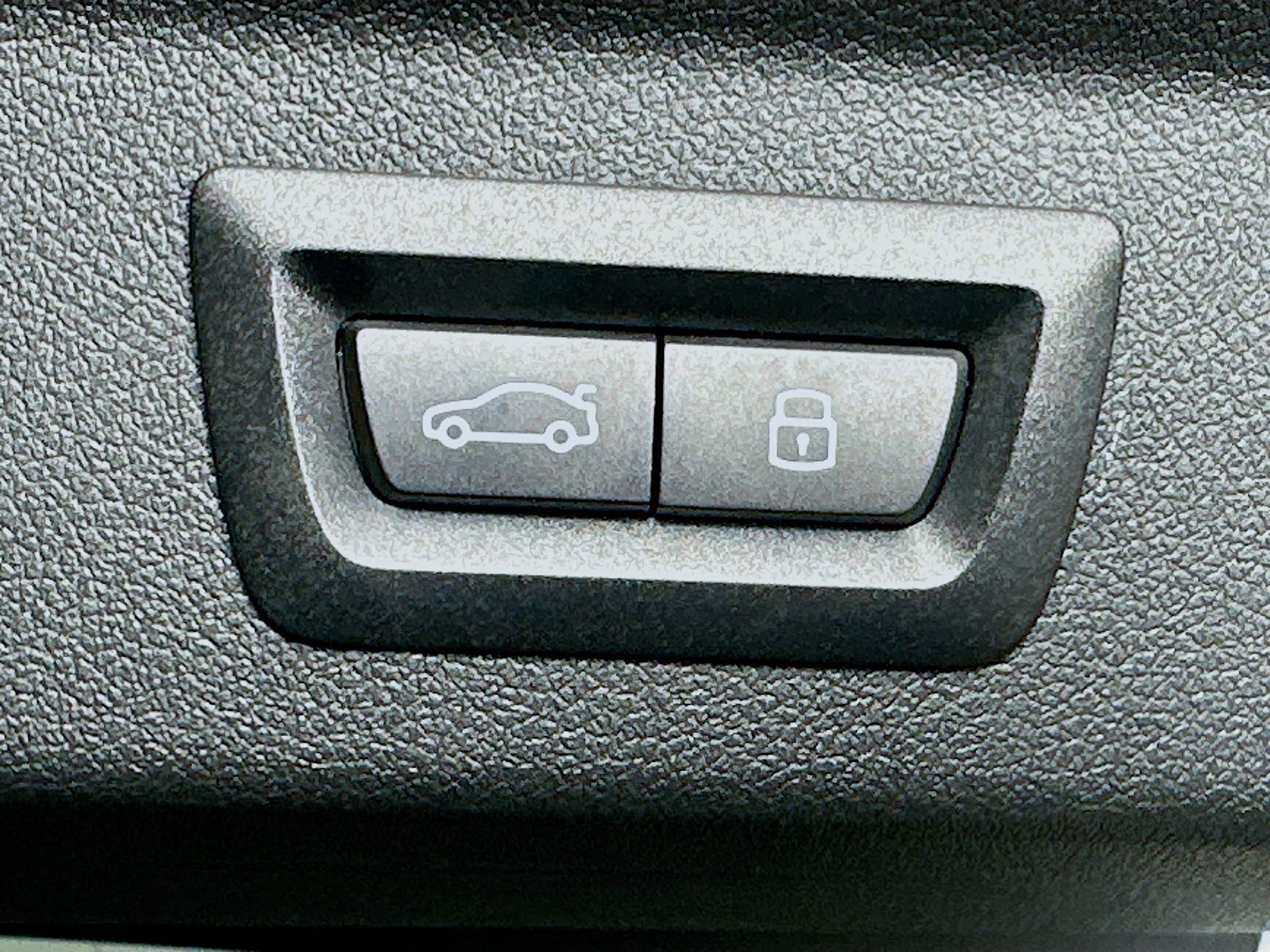 Used 2025 BMW X2 xDrive28i image 30