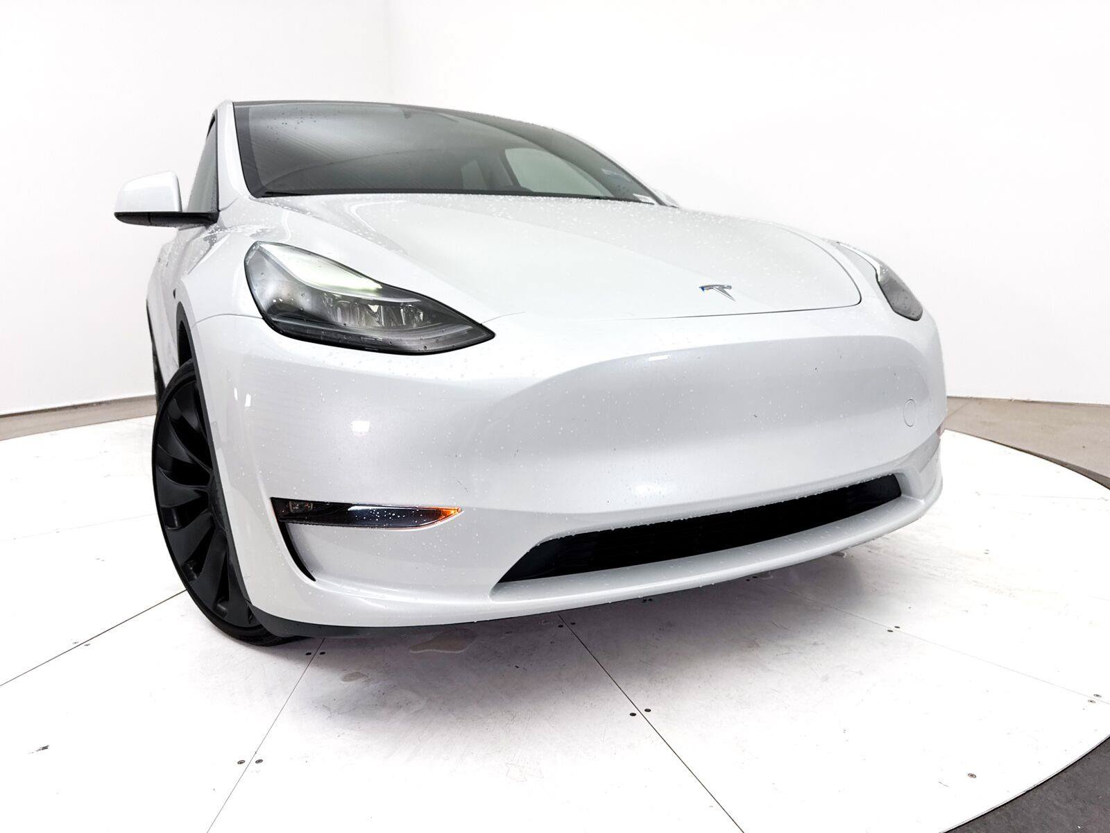 Used 2024 Tesla Model Y Performance AWD/4WD image 6