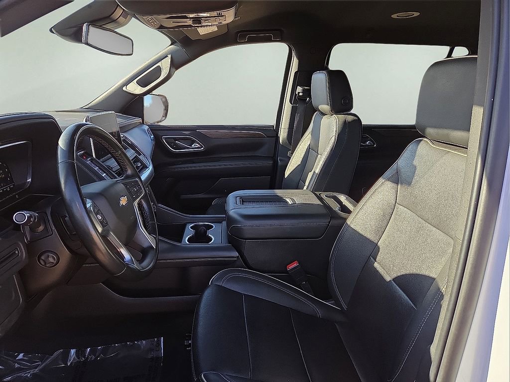 Used 2023 Chevrolet Suburban Premier image 24