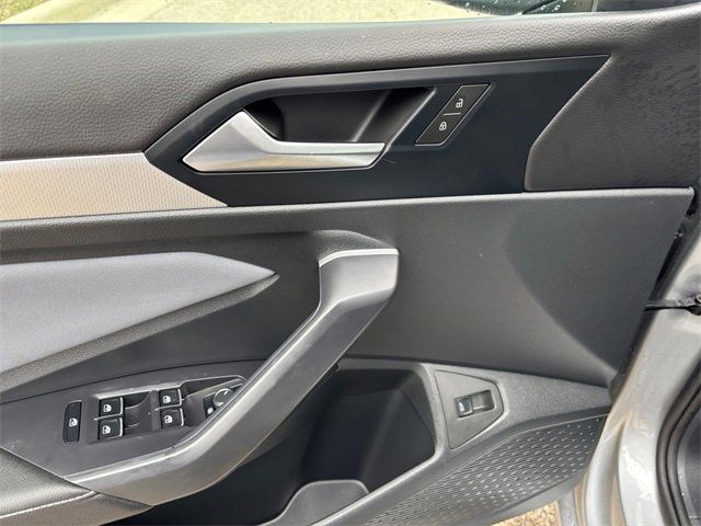 Used 2025 Volkswagen Jetta SE w/ Sunroof Package image 18