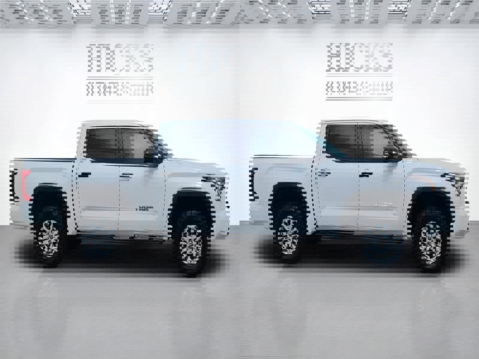 Used 2023 Toyota Tundra SR5 w/ SR5 Convenience Package image 4