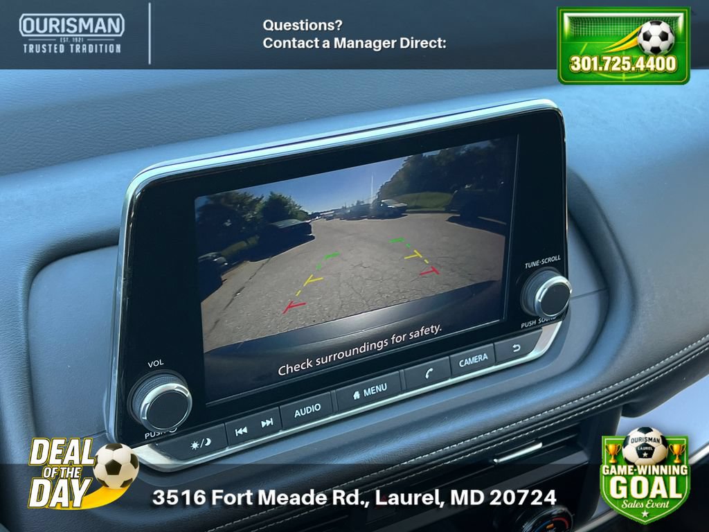 Used 2024 Nissan Rogue SV FWD image 12