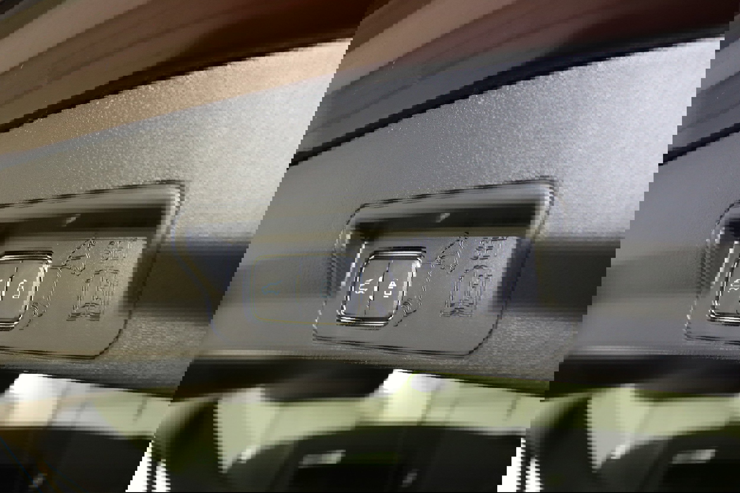 Used 2022 Ford Explorer XLT w/ Equipment Group 202A image 13