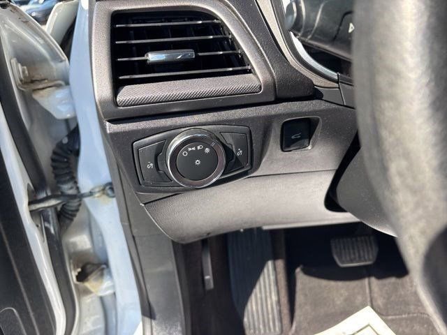 Used 2019 Ford Fusion SE FWD image 19