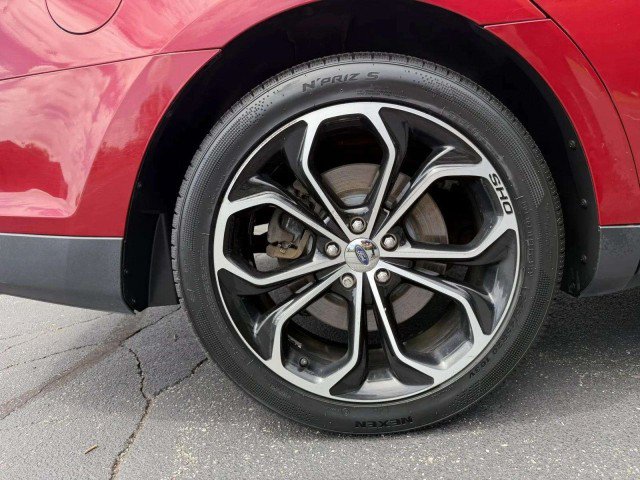 Used 2013 Ford Taurus SHO AWD/4WD image 32