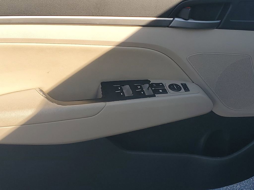 Used 2017 Hyundai Elantra Value Edition image 42