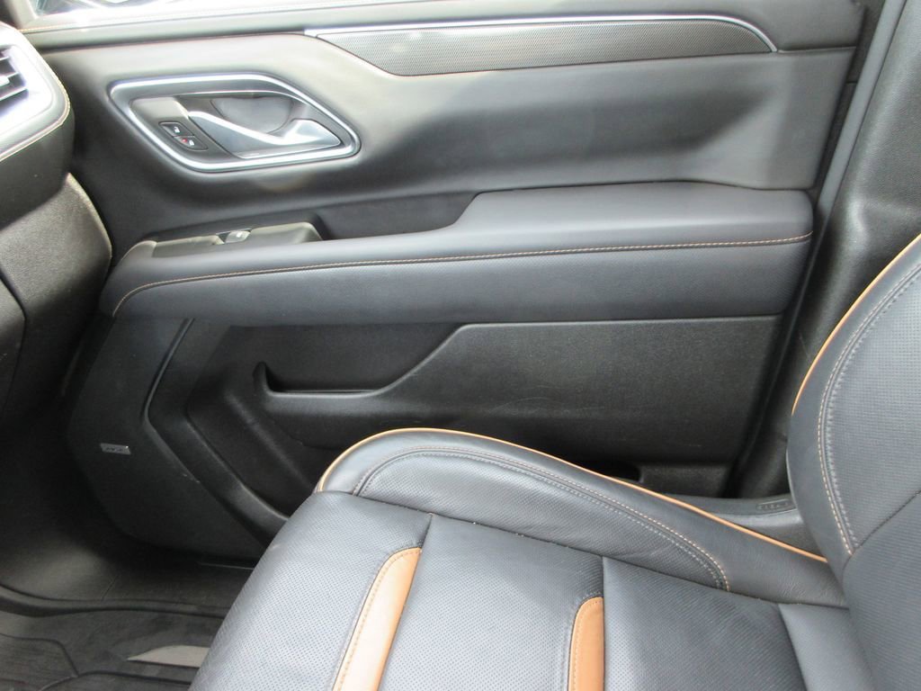 Used 2021 GMC Yukon XL AT4 w/ Technology Package AWD/4WD image 38