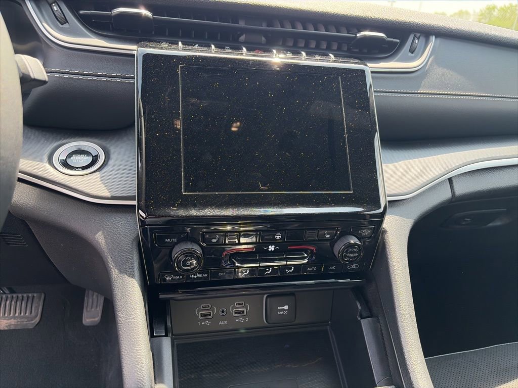 Certified 2024 Jeep Grand Cherokee Altitude image 21