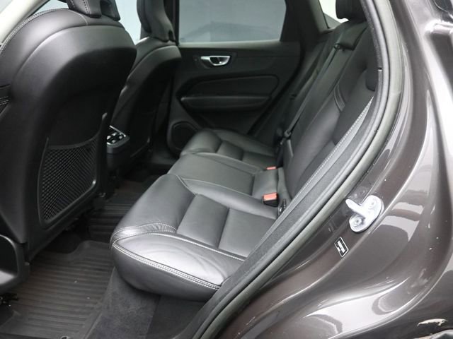 Used 2023 Volvo XC60 B6 Ultimate w/ Protection Package Premier image 21