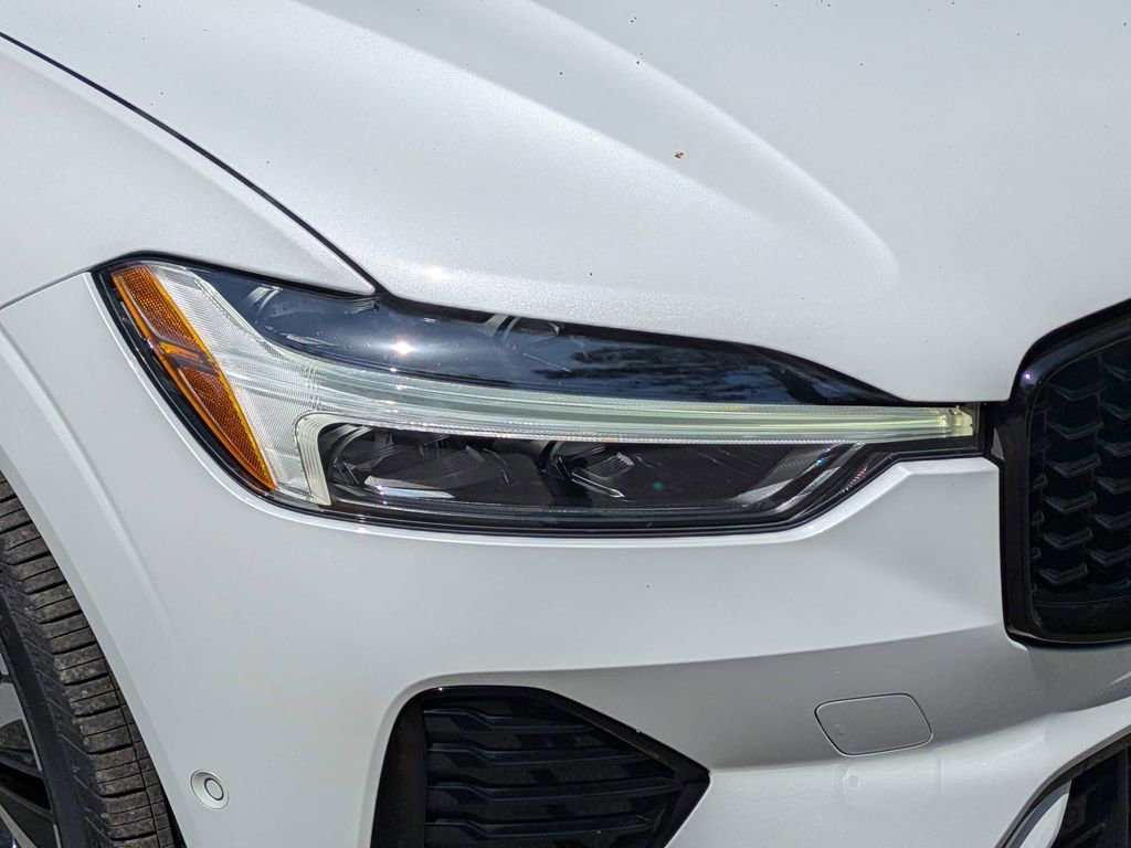 Certified 2023 Volvo XC60 B5 Ultimate w/ Protection Package Premier FWD image 9