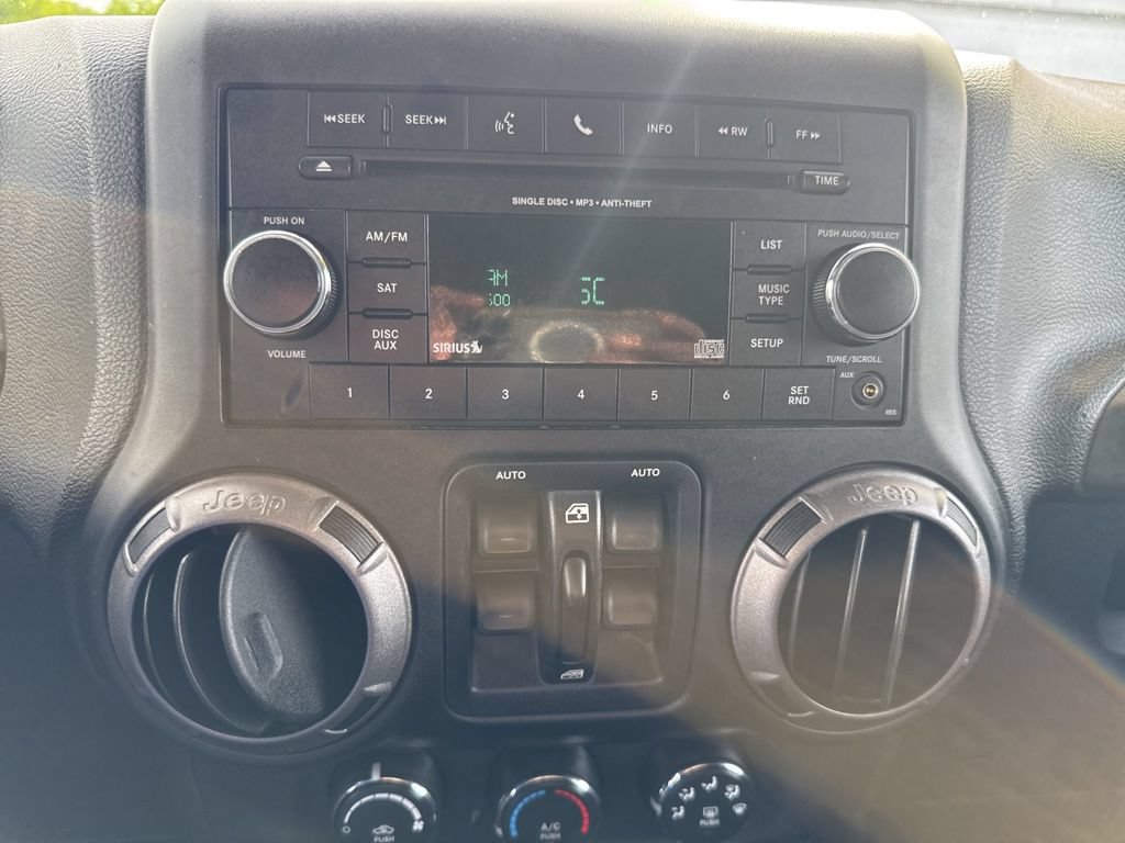 Used 2014 Jeep Wrangler Unlimited Sport w/ Quick Order Package 24S AWD/4WD image 16