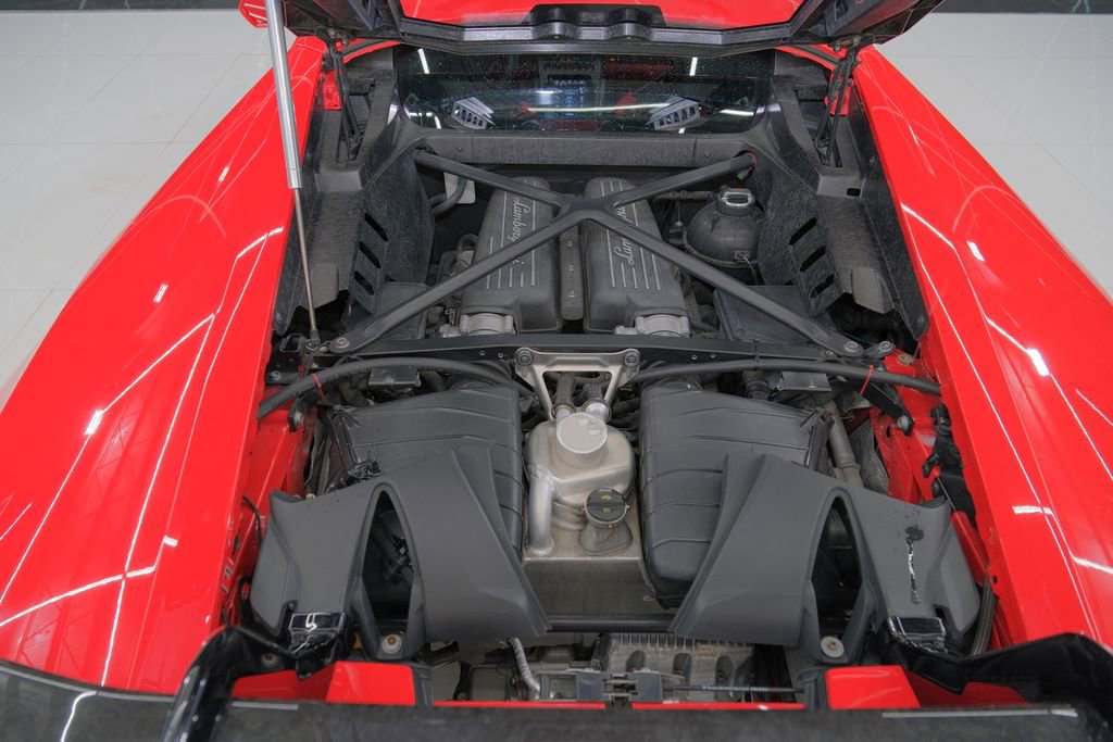 Used 2020 Lamborghini Huracan EVO image 38