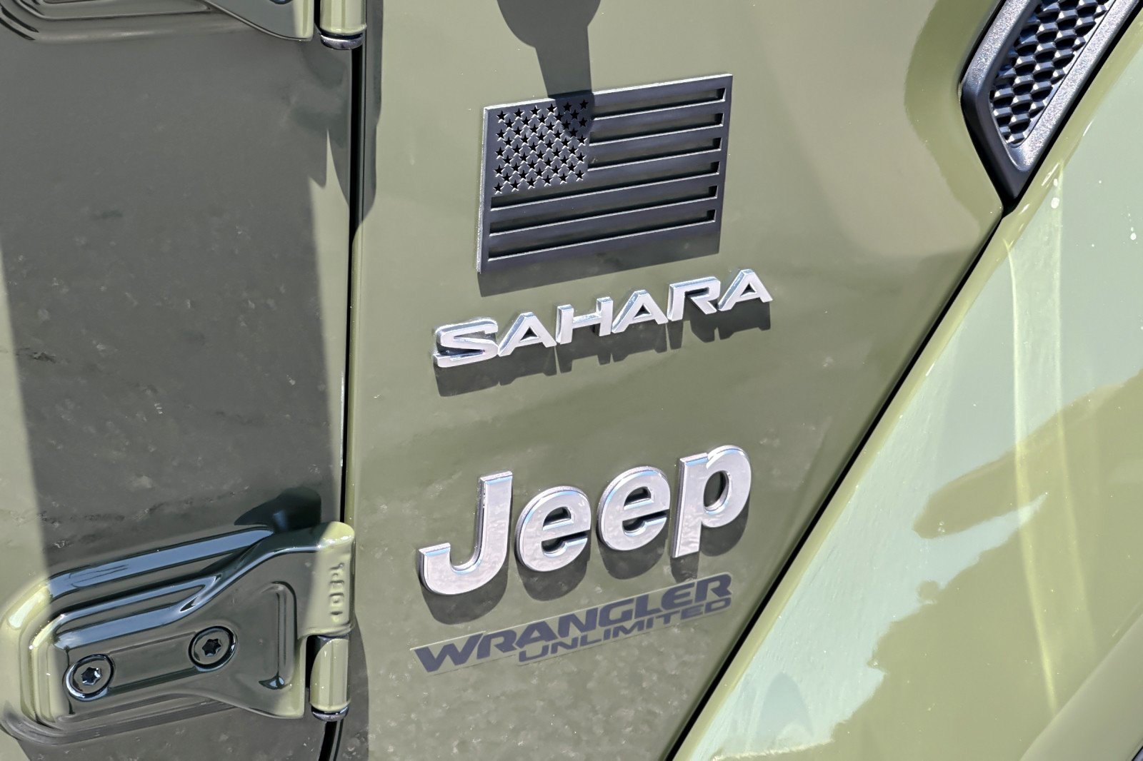 Used 2022 Jeep Wrangler Unlimited Sahara w/ LED Lighting Group AWD/4WD image 27
