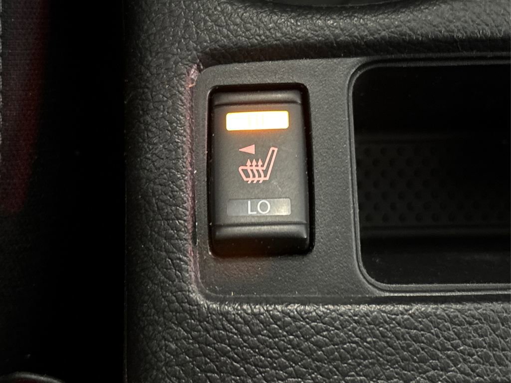 Used 2019 Nissan Rogue SV image 33