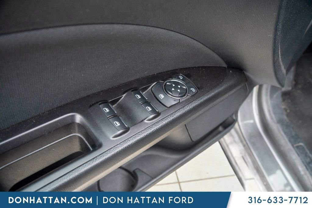 Used 2017 Ford Fusion SE w/ Fusion SE Technology Package image 15