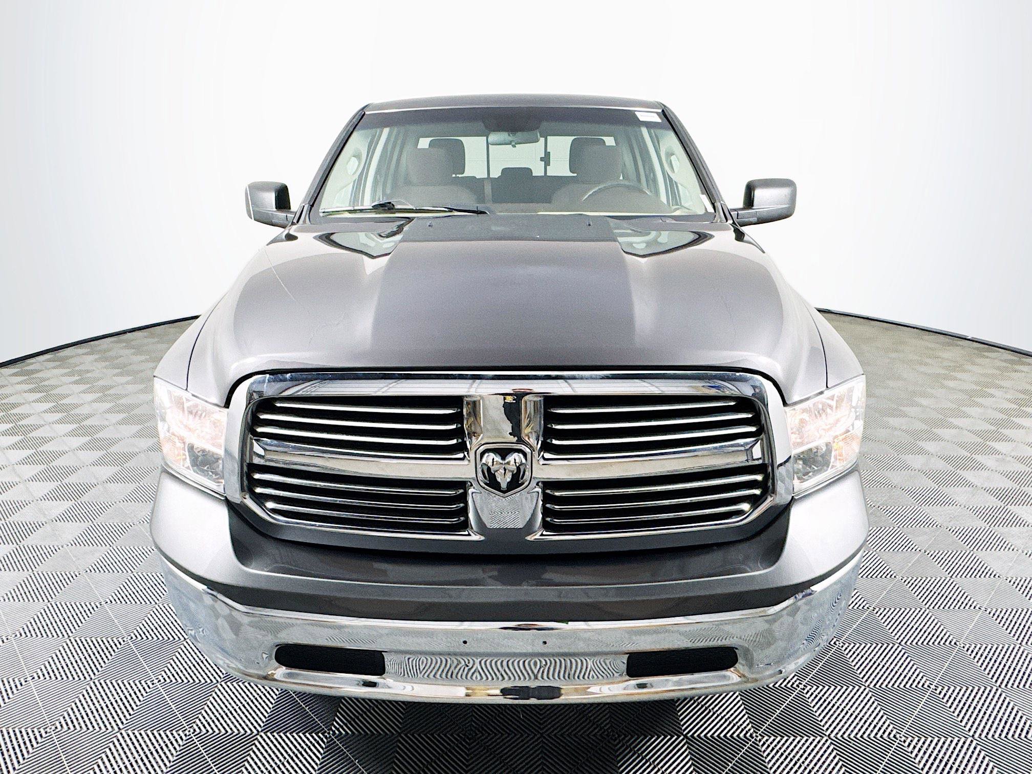 Used 2020 RAM 1500 Classic SLT image 2