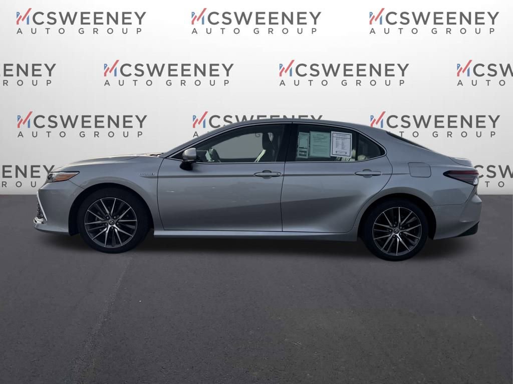 Used 2021 Toyota Camry XLE image 2