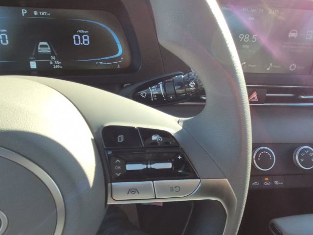 Used 2025 Hyundai Elantra SE image 25