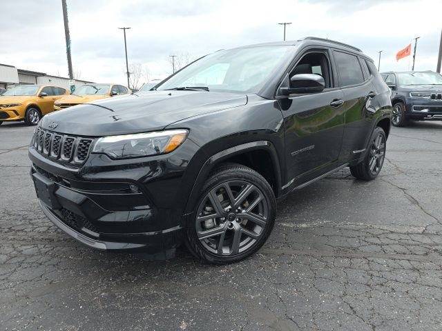 Used 2025 Jeep Compass Limited w/ High Altitude Package AWD/4WD image 2