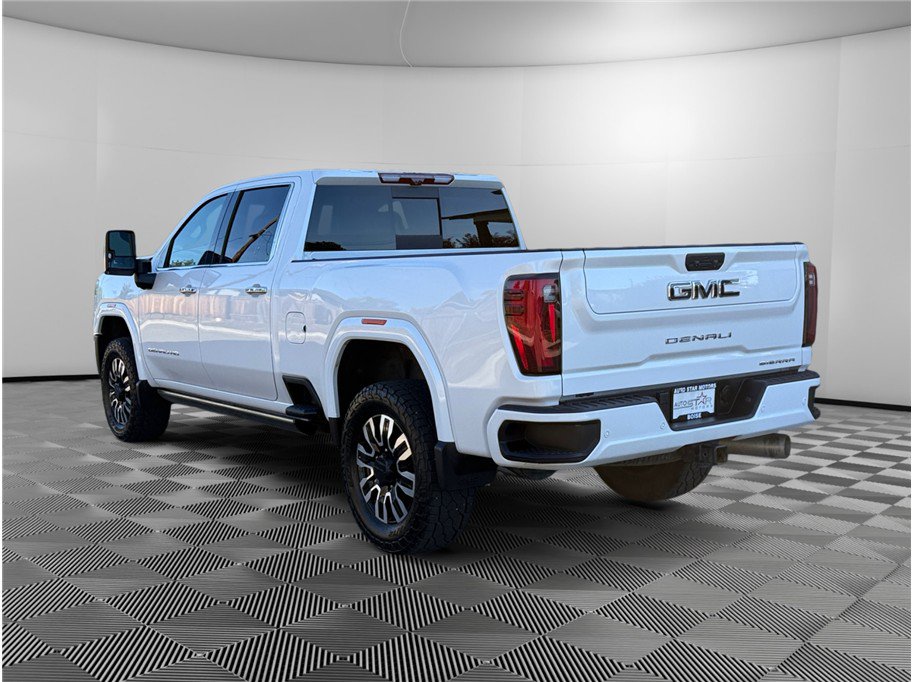 Used 2025 GMC Sierra 3500 Denali Ultimate AWD/4WD image 3