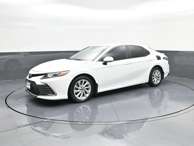 Used 2022 Toyota Camry LE FWD image 1